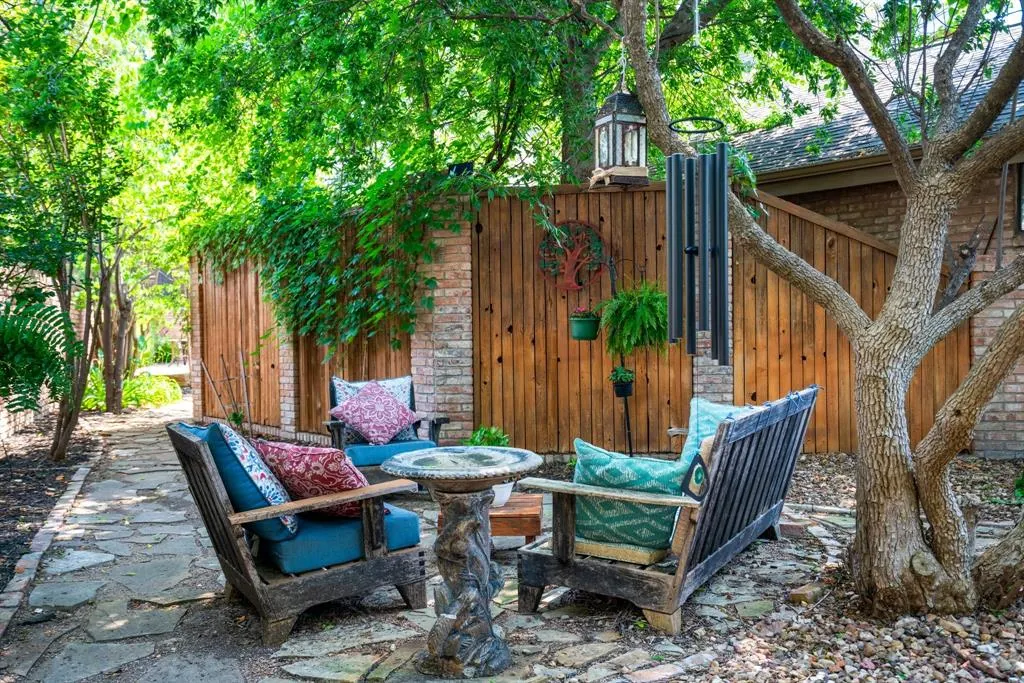 5325 Seascape Lane