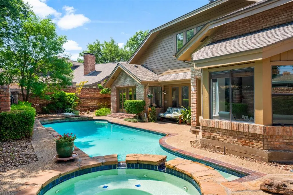 5325 Seascape Lane