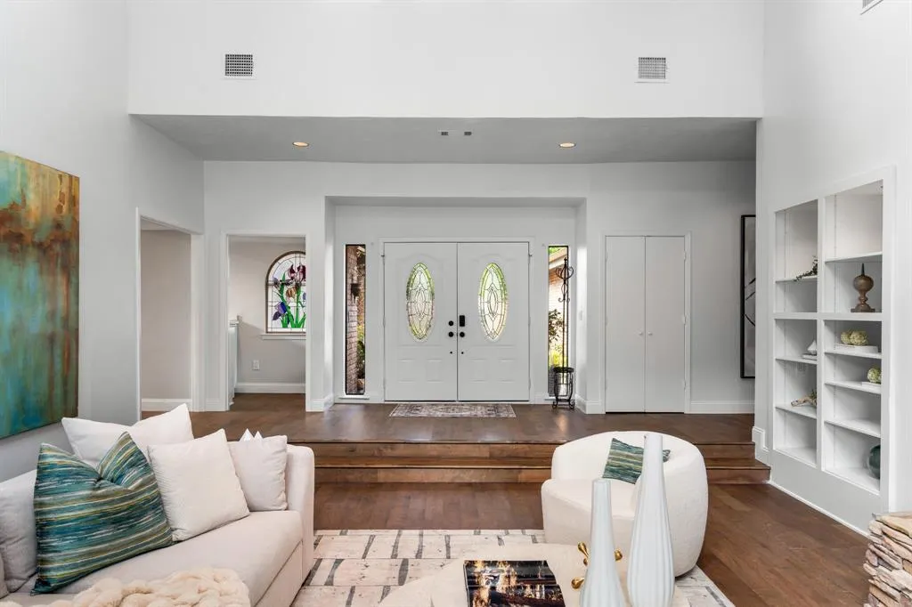 5325 Seascape Lane