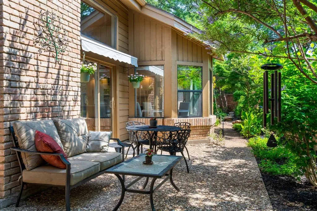 5325 Seascape Lane
