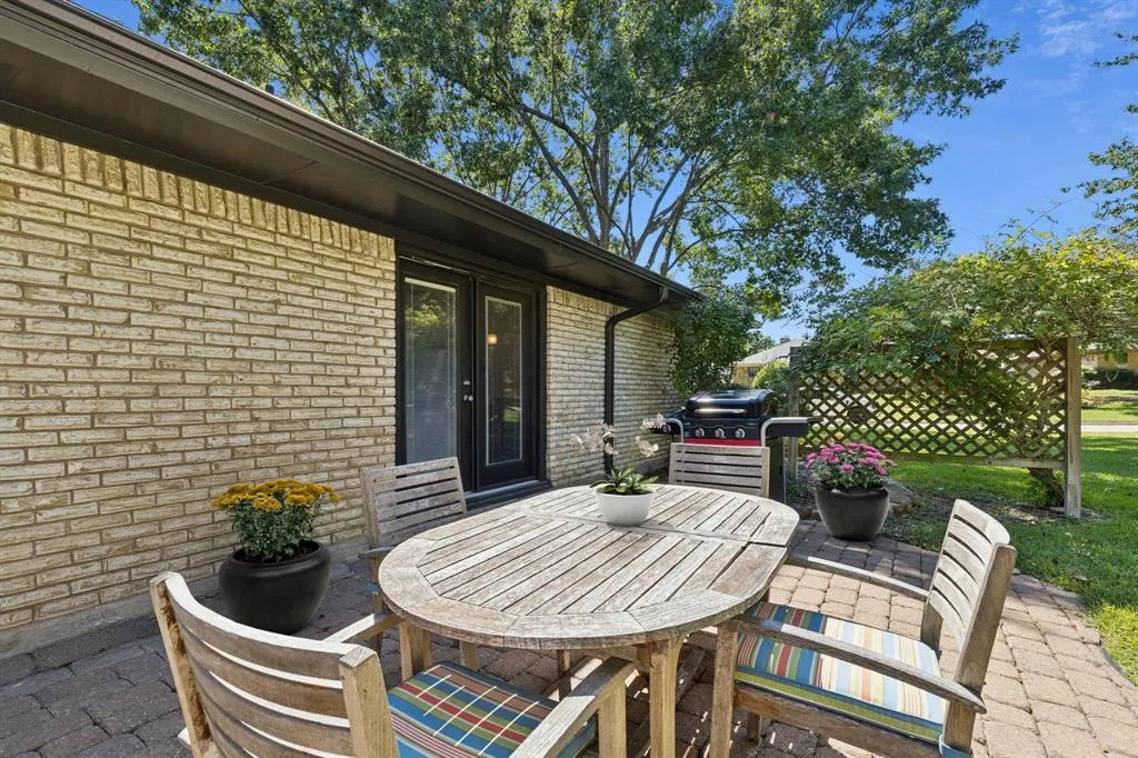 214 Glenwick Place