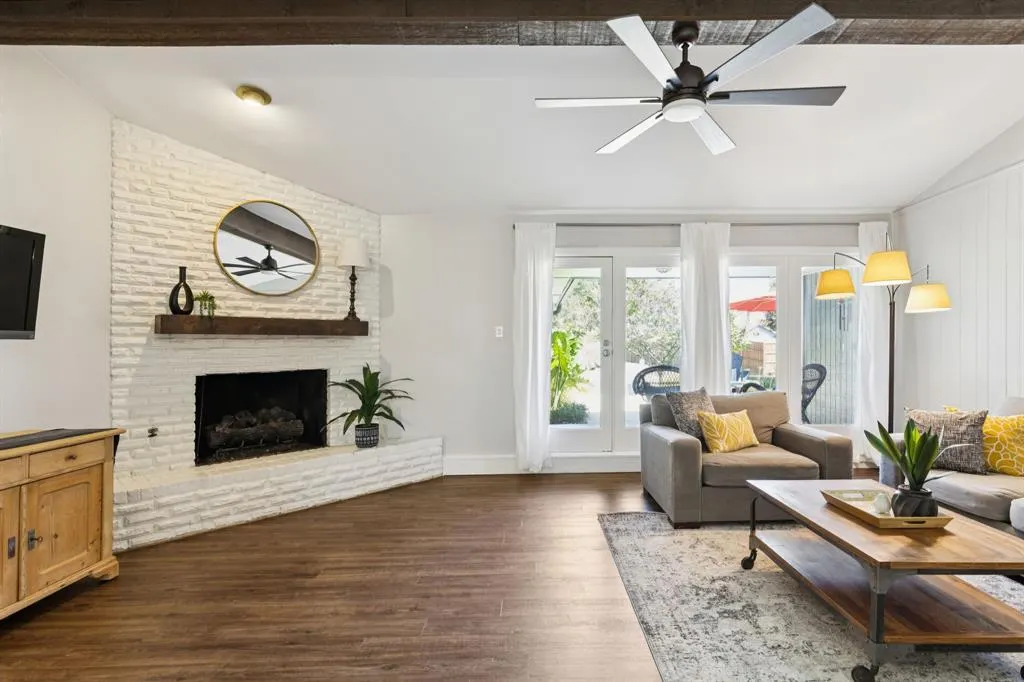 214 Glenwick Place