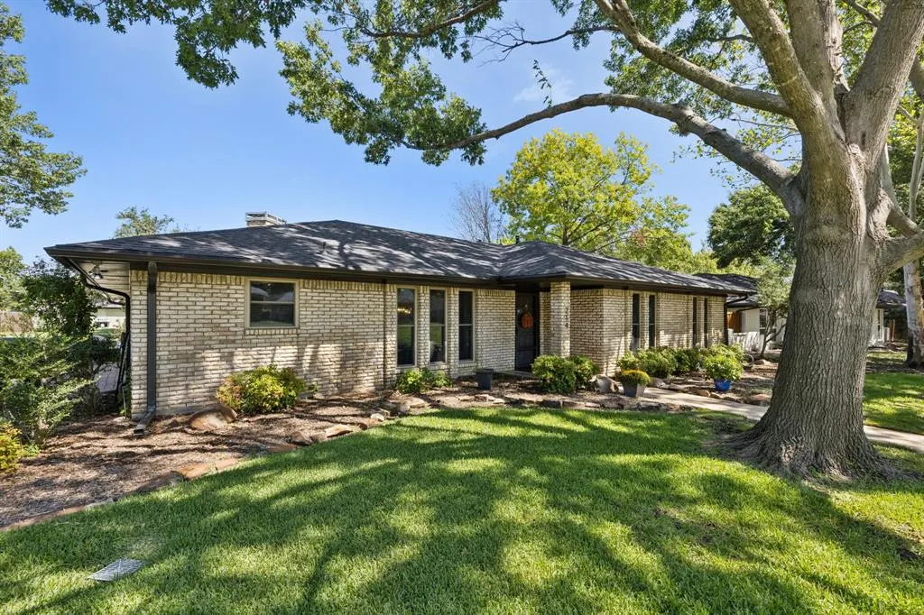 214 Glenwick Place