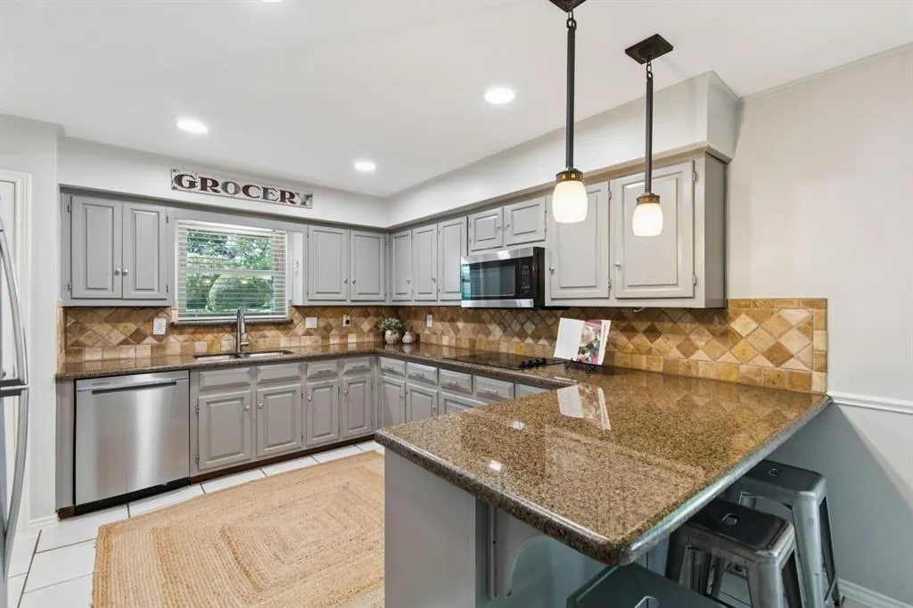 214 Glenwick Place