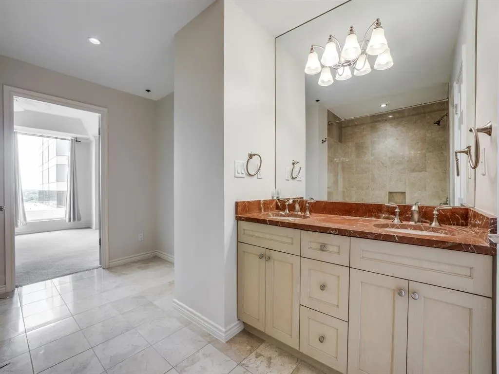 5909 Luther Lane, #1106