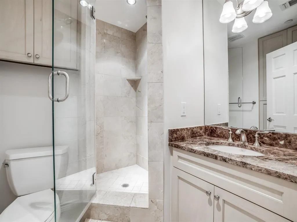 5909 Luther Lane, #1106