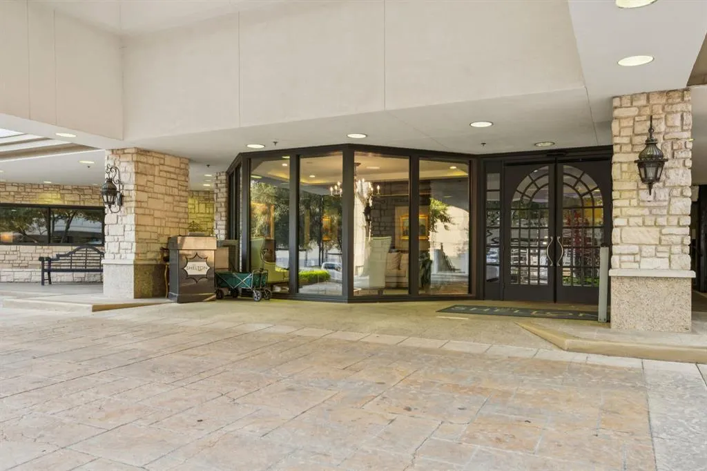 5909 Luther Lane, #1106