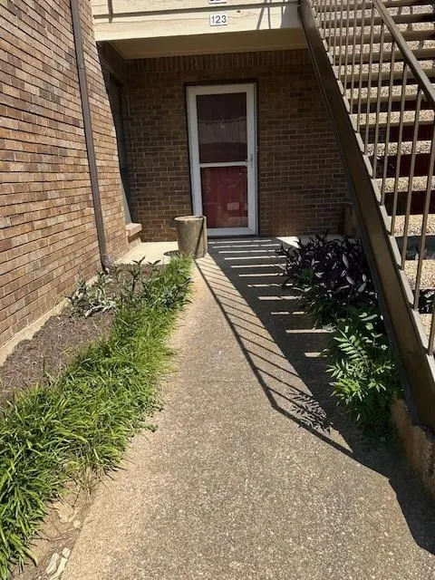 2505 Wedglea, #123