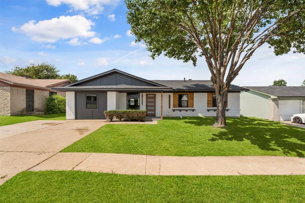 3727 Pacesetter Drive