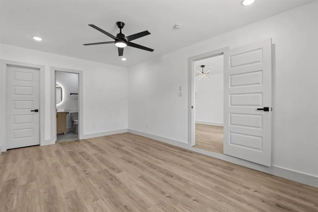 3727 Pacesetter Drive