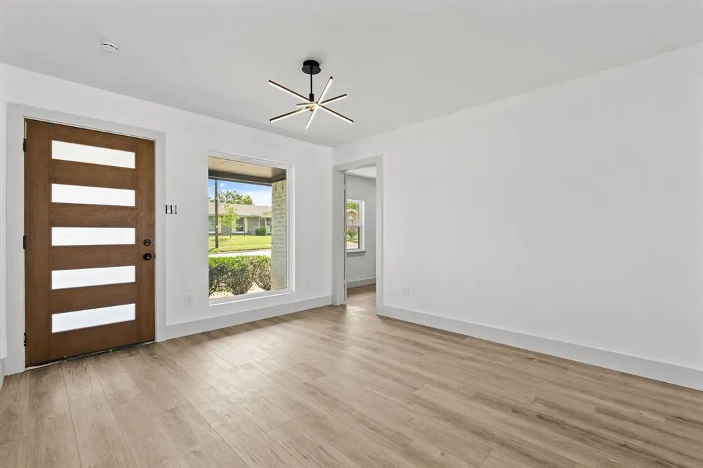 3727 Pacesetter Drive
