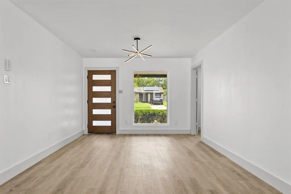 3727 Pacesetter Drive