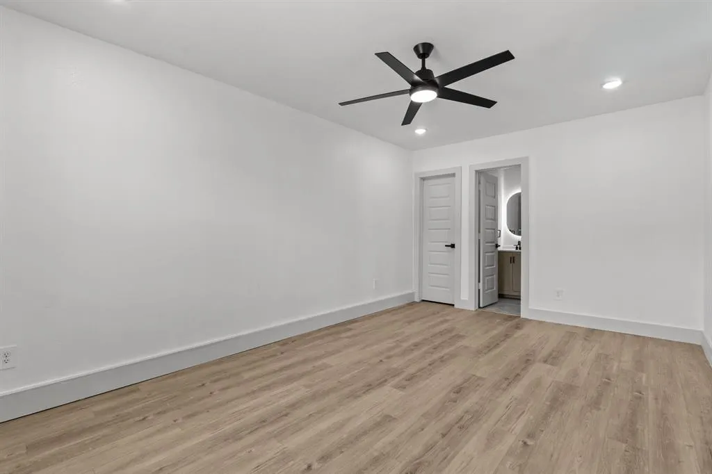 3727 Pacesetter Drive