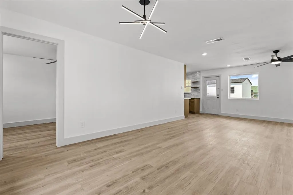 3727 Pacesetter Drive