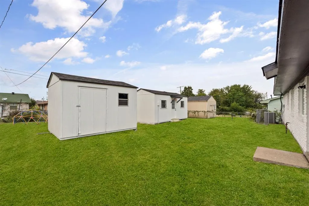 3727 Pacesetter Drive