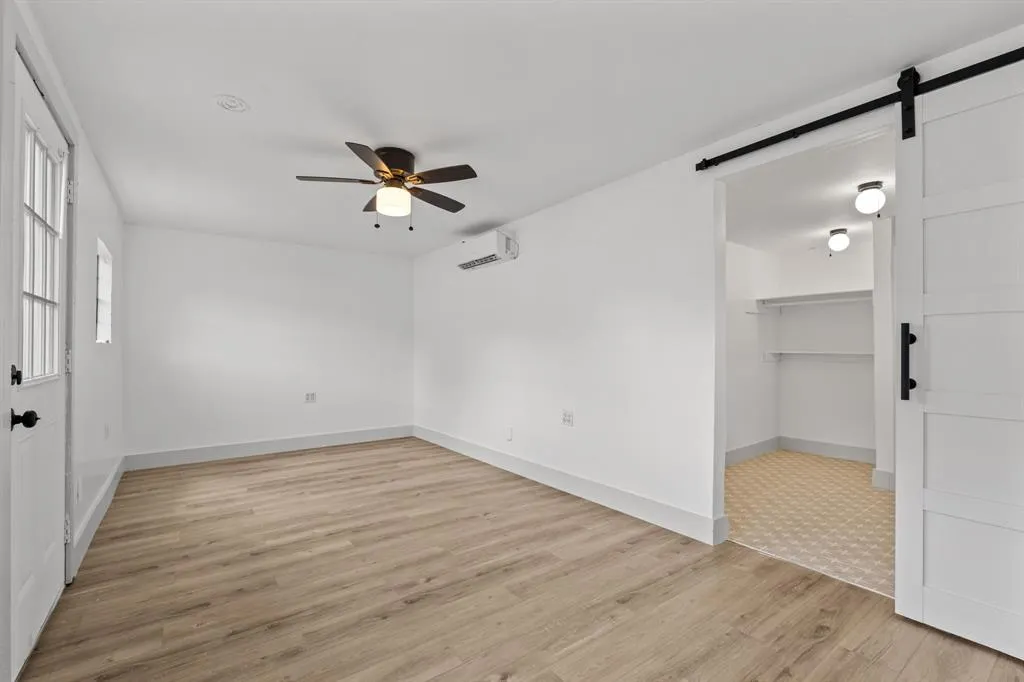 3727 Pacesetter Drive