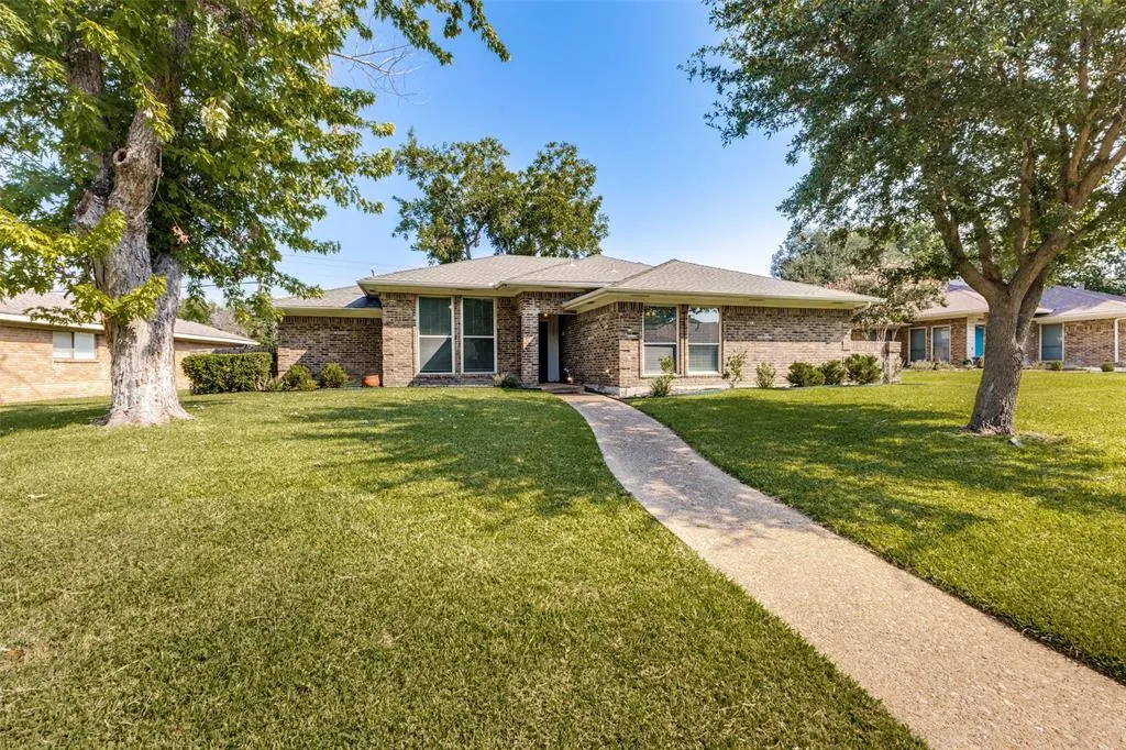 3909 Saddlehead Drive