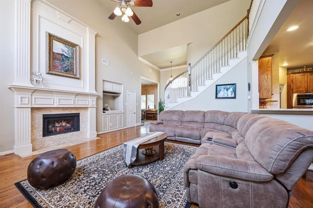 2417 Mesa Oak Trail