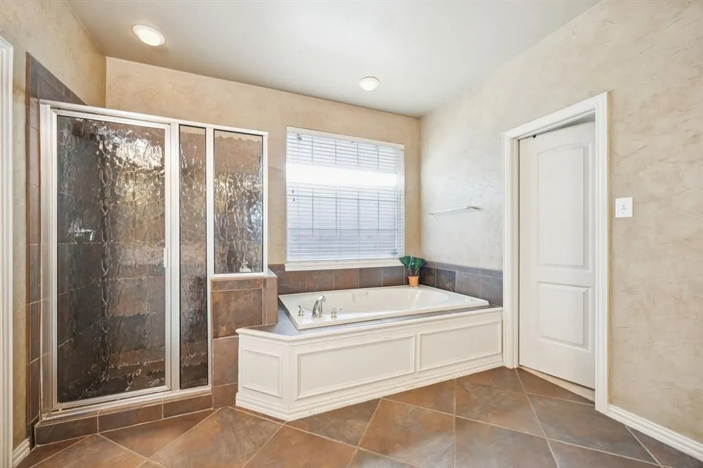 2417 Mesa Oak Trail