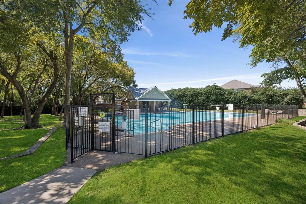 2417 Mesa Oak Trail