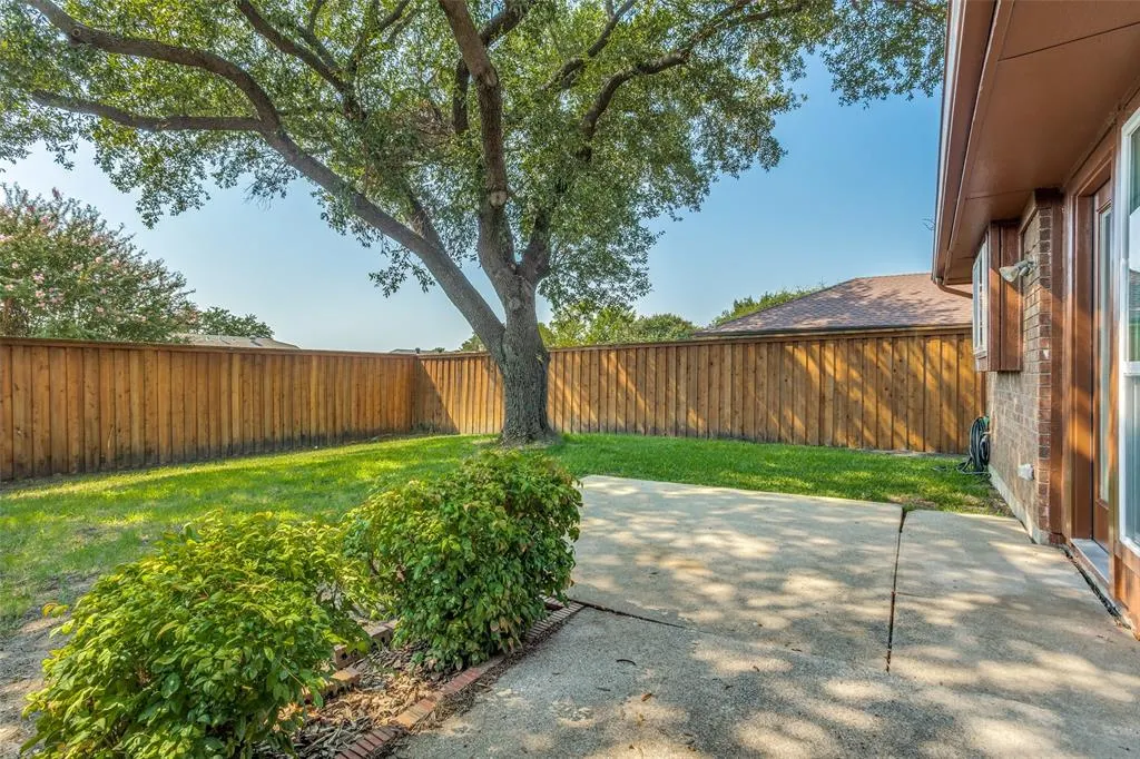 1016 Ledgemont Drive