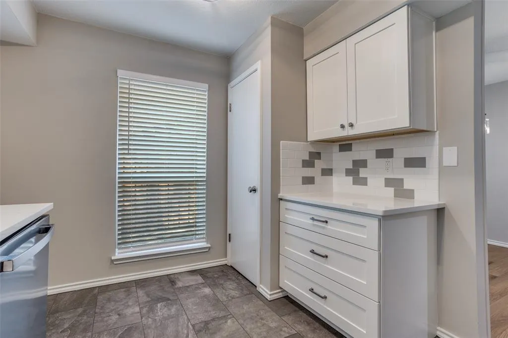 1016 Ledgemont Drive