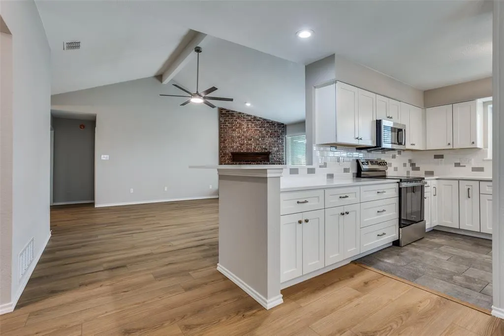 1016 Ledgemont Drive