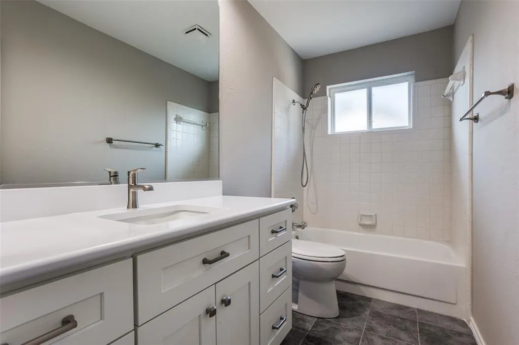 1016 Ledgemont Drive