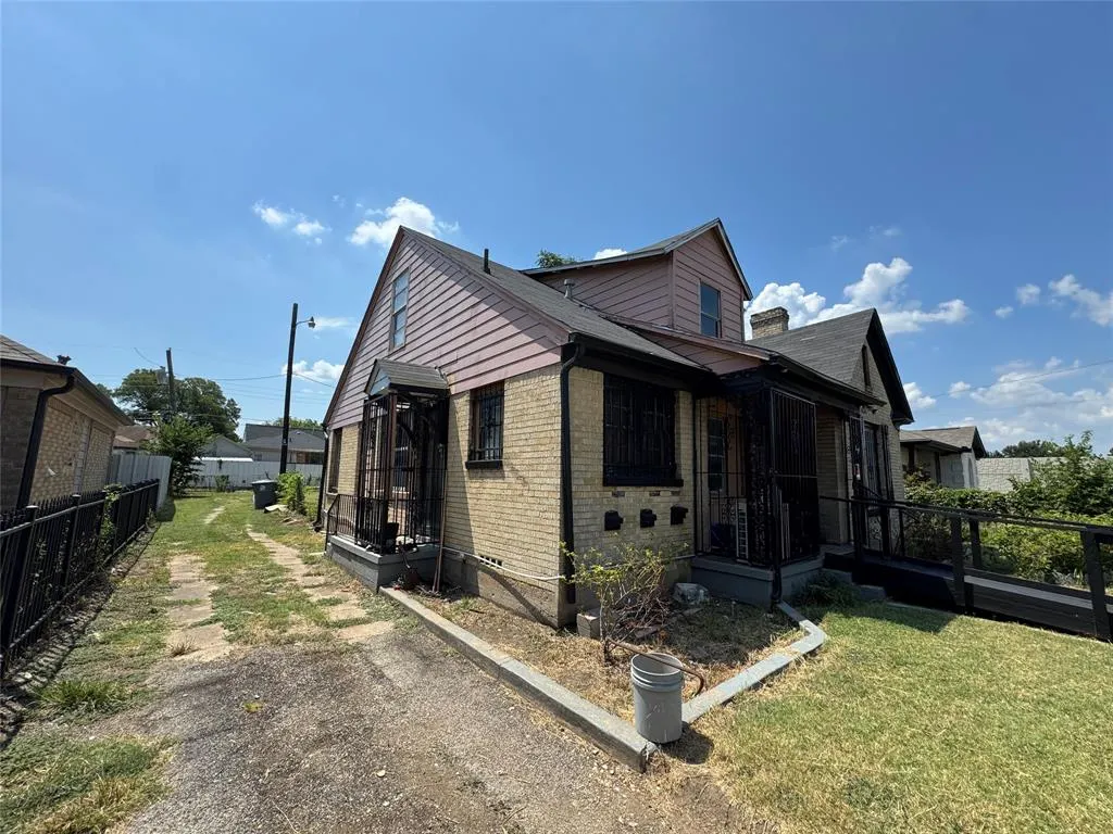 234 W Woodin Boulevard