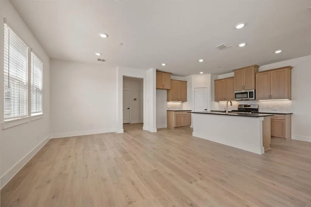 2536 Red Tailed Hawk Lane