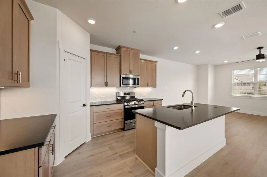 2536 Red Tailed Hawk Lane