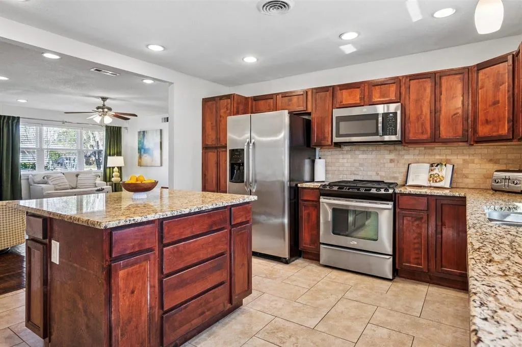 621 Ridgedale Drive