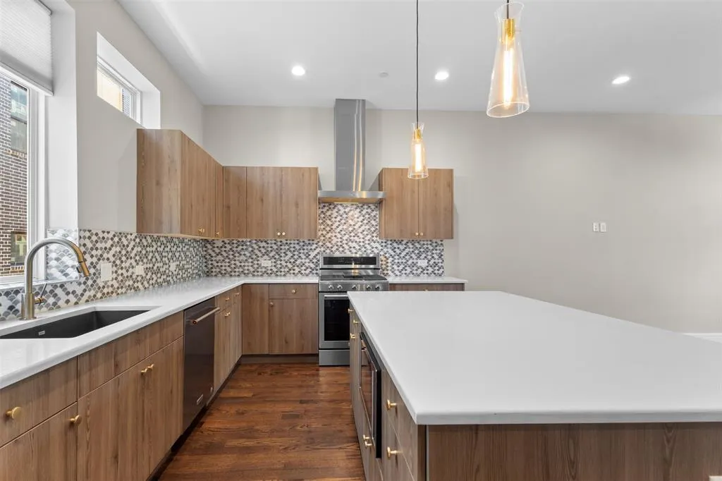 4514 Cabell Drive, #101