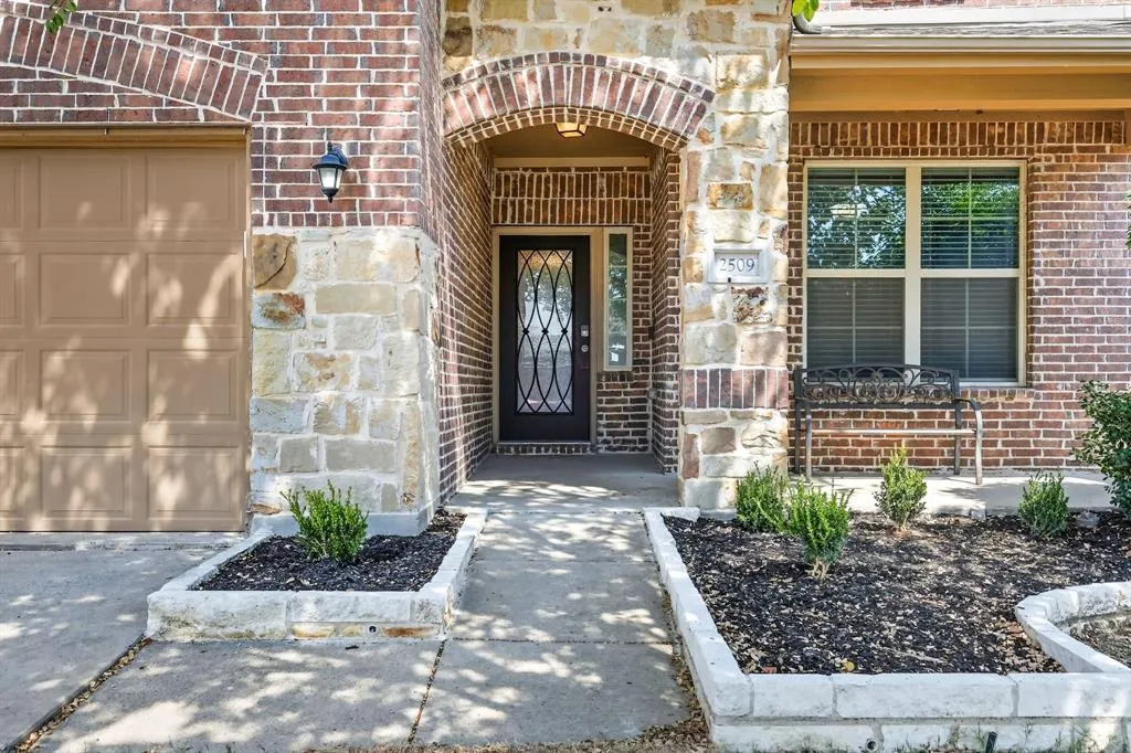 2509 Castle Creek Drive