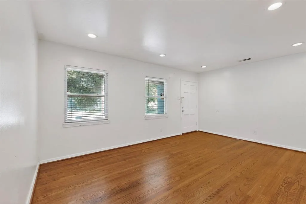 2912 Shadow Wood Drive