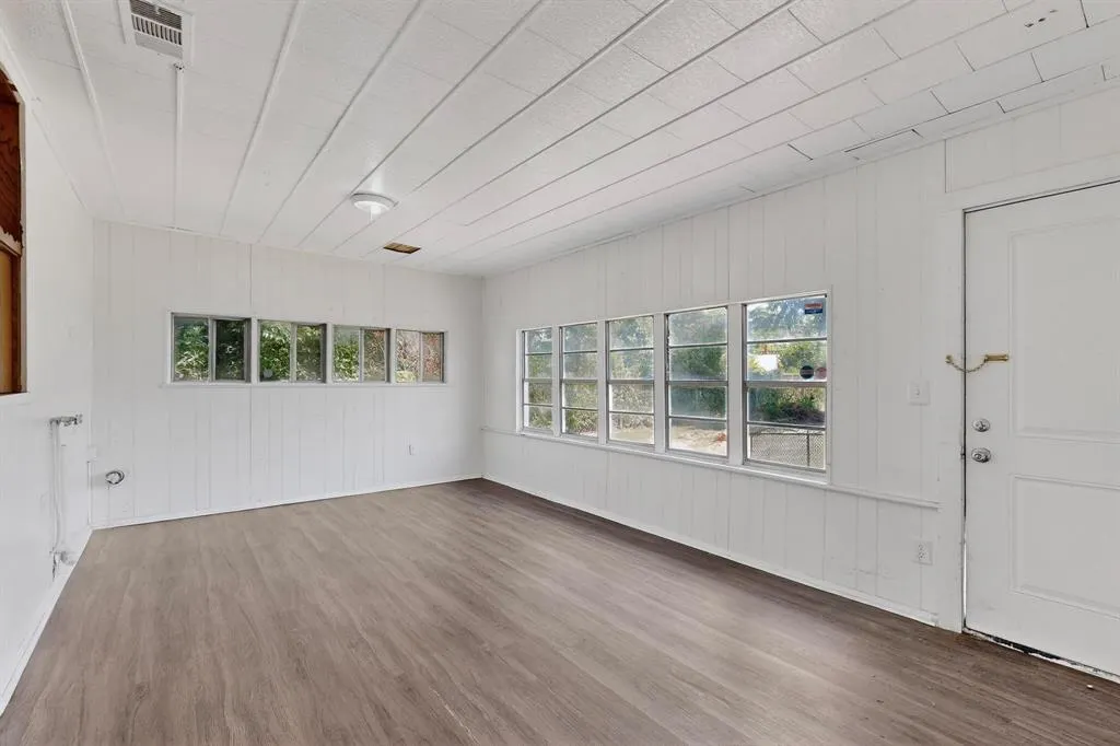 2912 Shadow Wood Drive