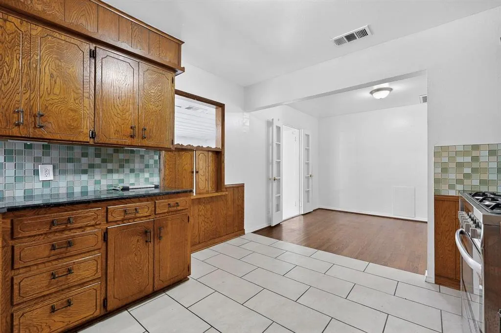 2912 Shadow Wood Drive