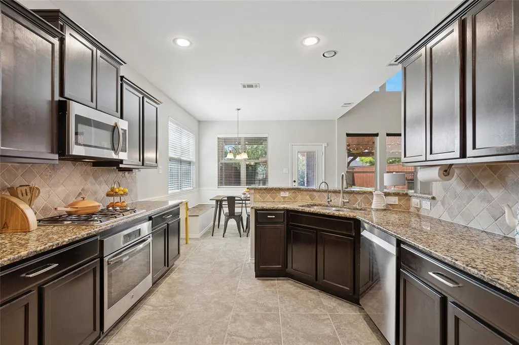424 Roger Graves Circle
