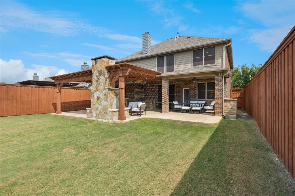 424 Roger Graves Circle