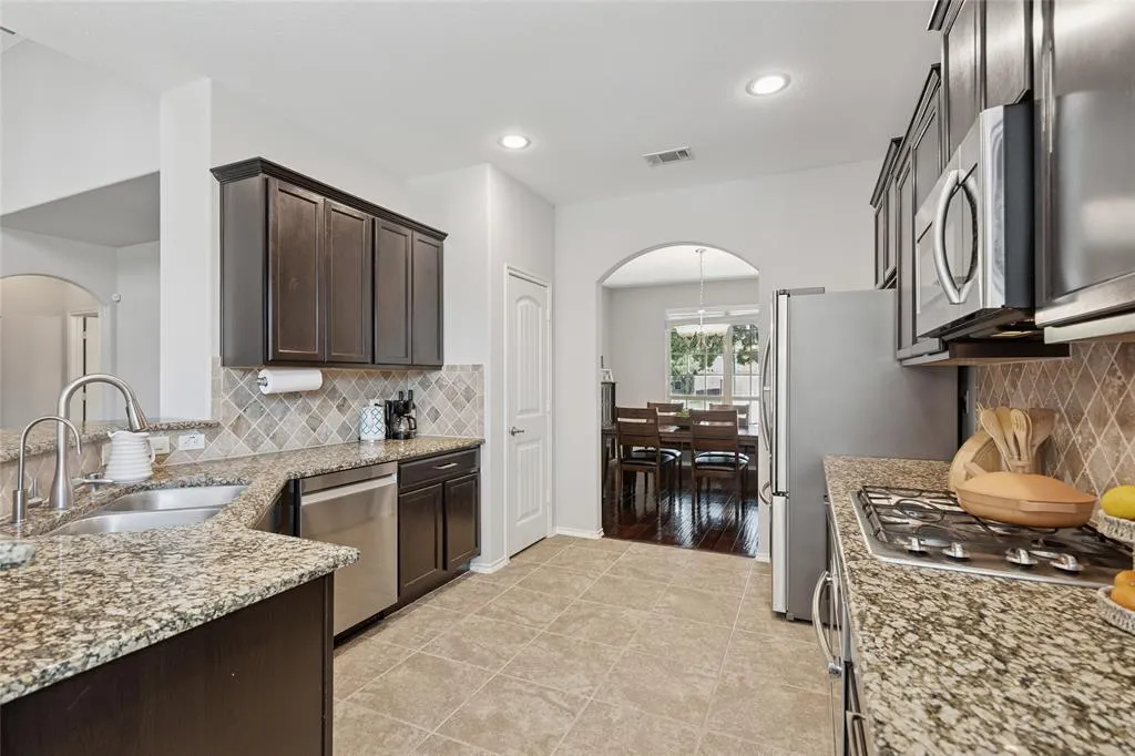 424 Roger Graves Circle