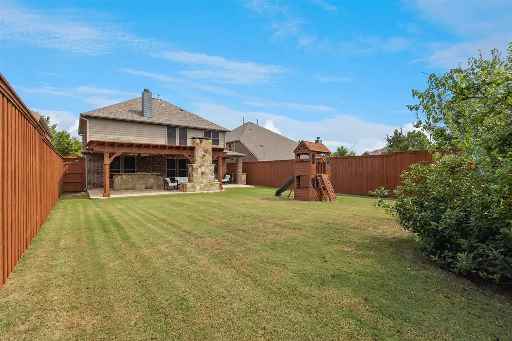 424 Roger Graves Circle