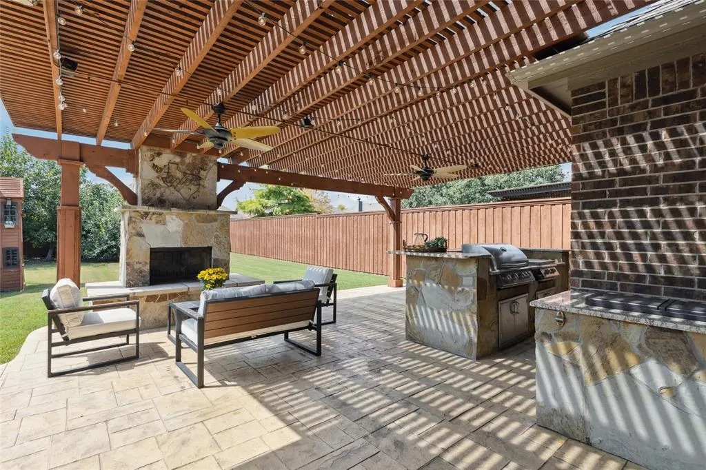 424 Roger Graves Circle