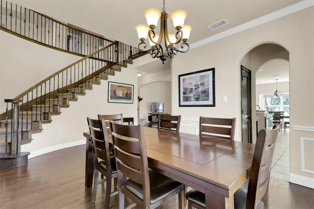 2757 Oakwood Drive