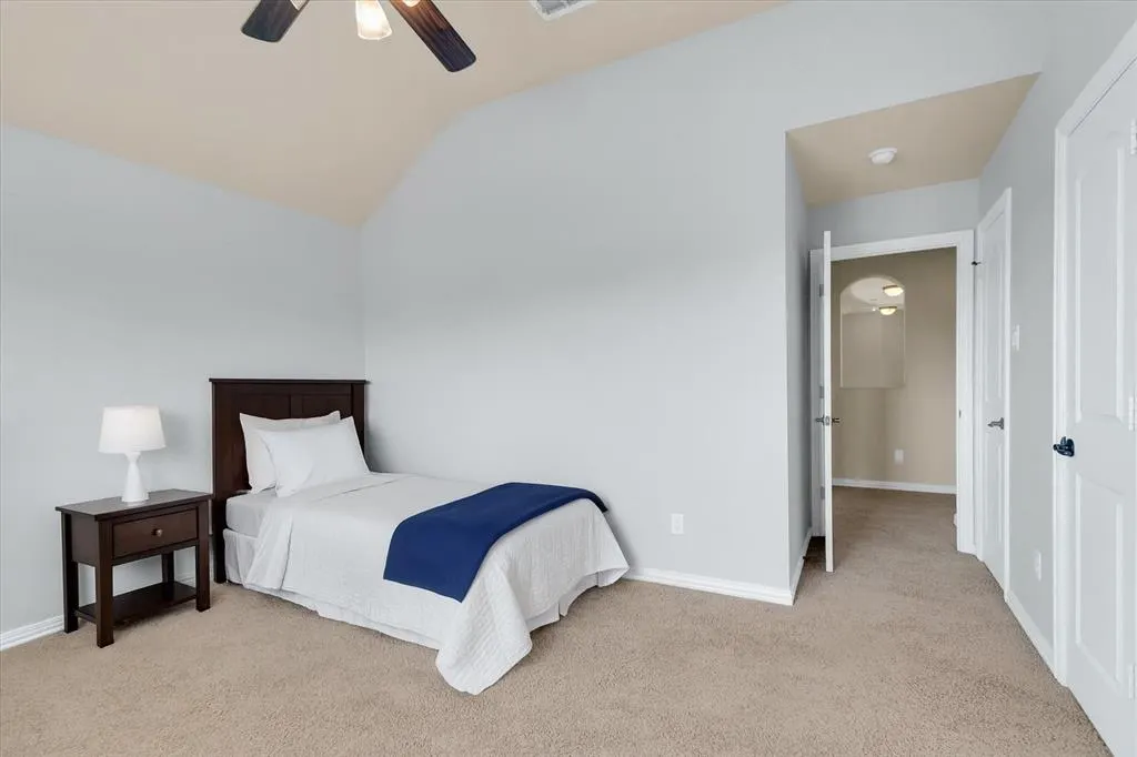 2757 Oakwood Drive