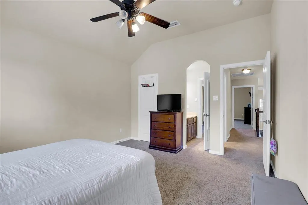 2757 Oakwood Drive
