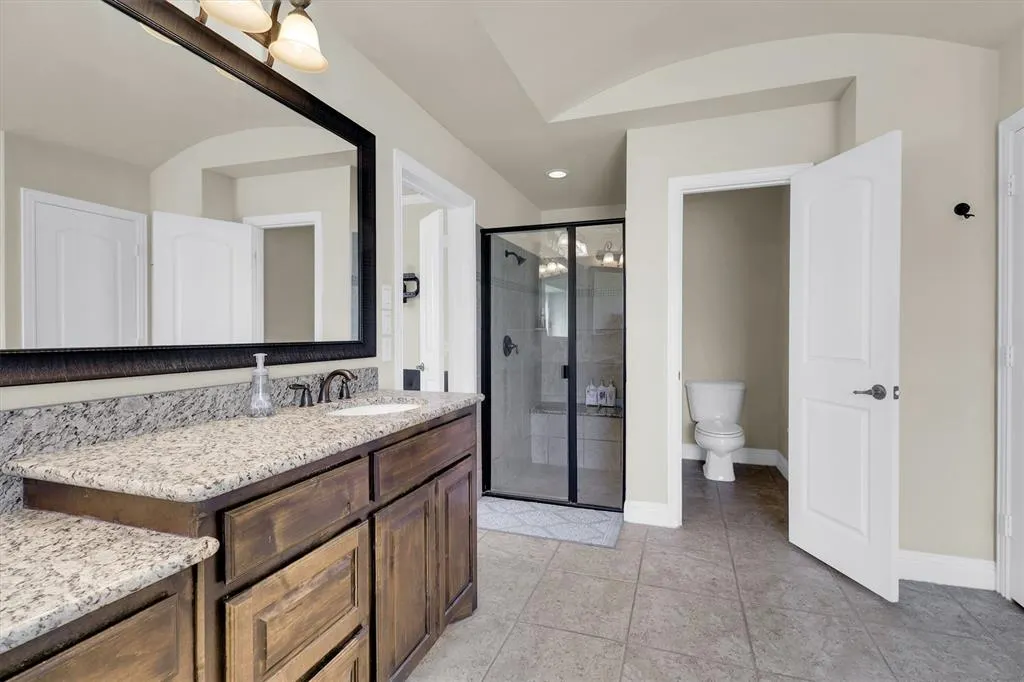 2757 Oakwood Drive
