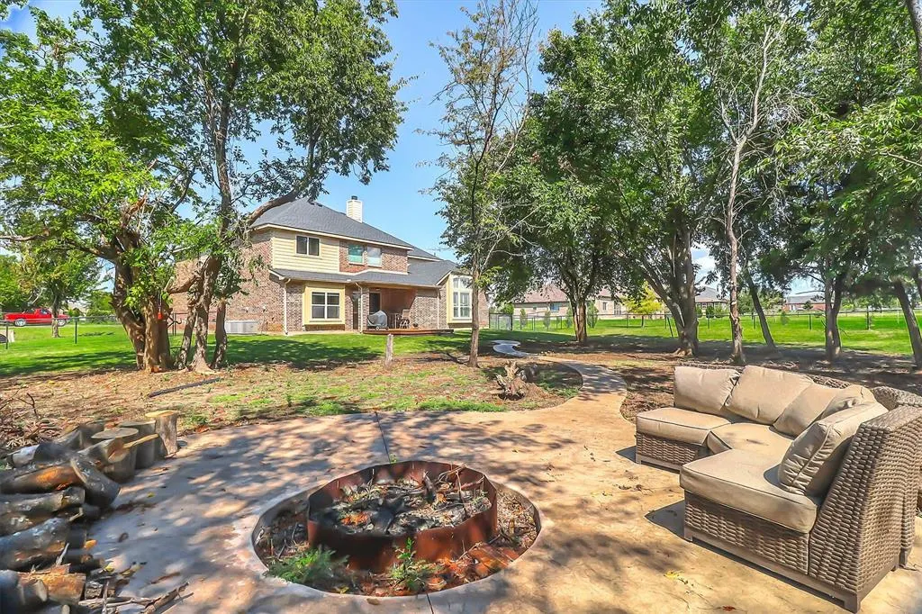 2757 Oakwood Drive