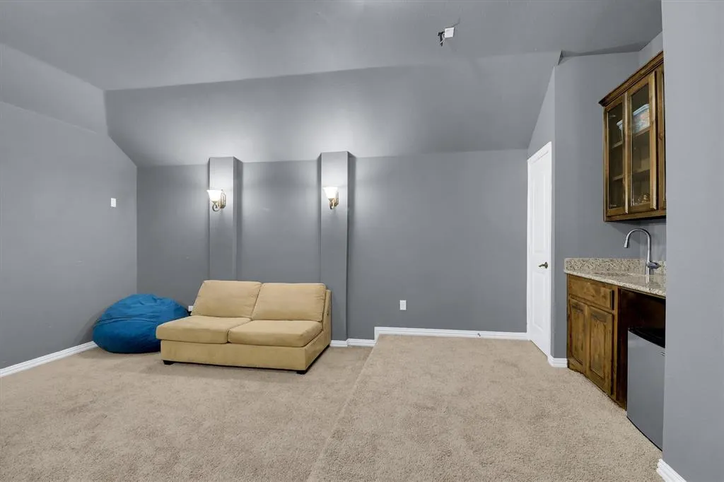 2757 Oakwood Drive