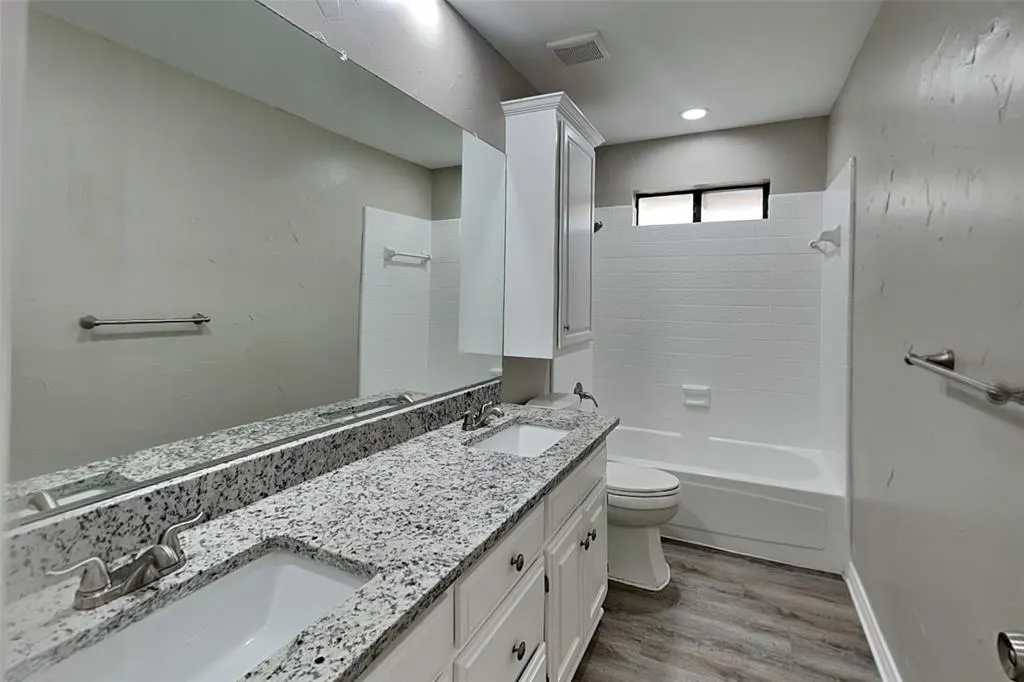 1104 Sandy Creek Drive