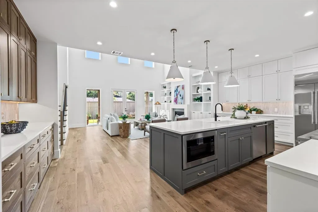 9124 Lynbrook Drive